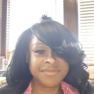 Meet your Posher, Tonia